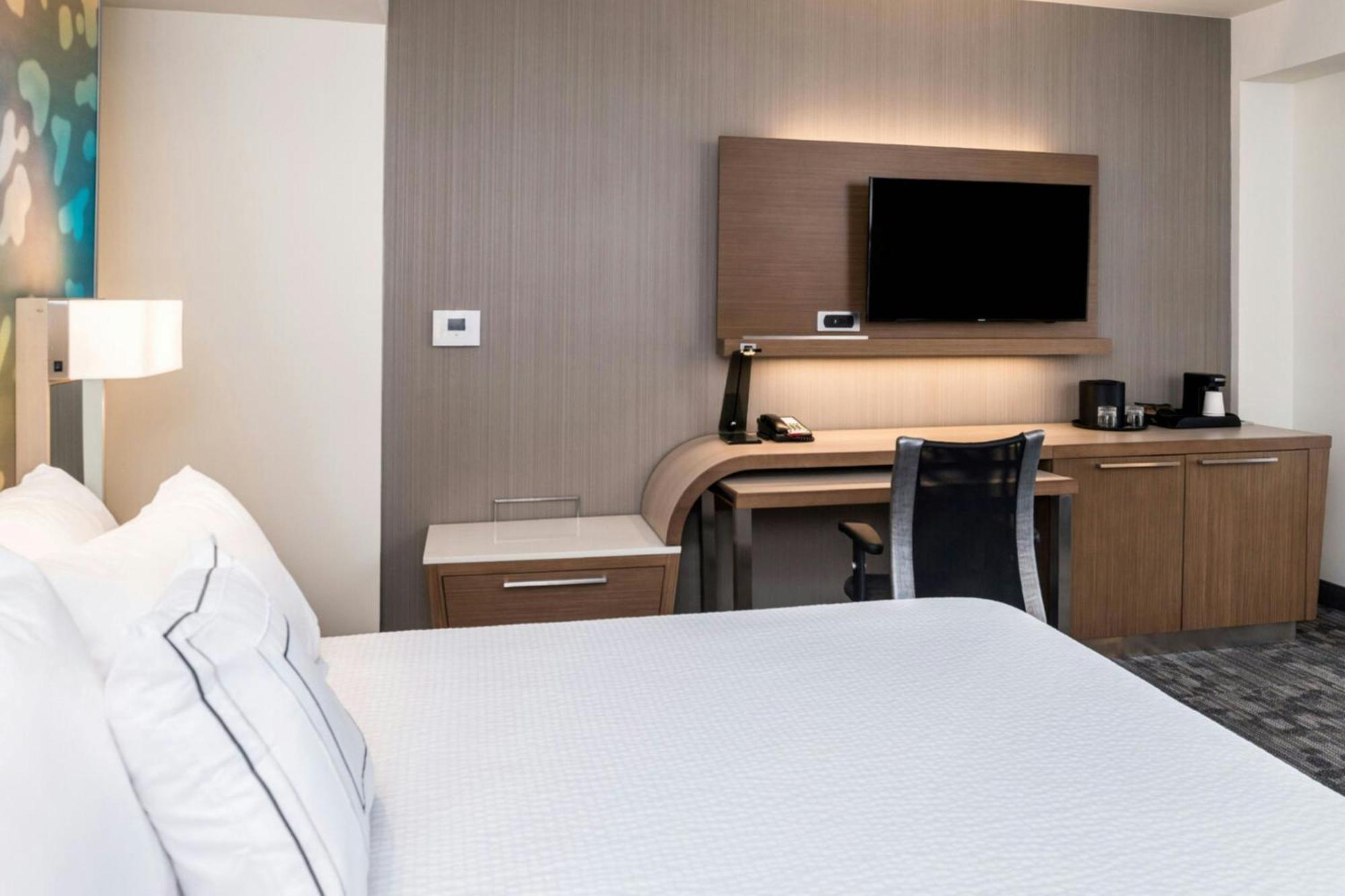 King Room with Bathtub - Mobility Access,1643189927:JPEG